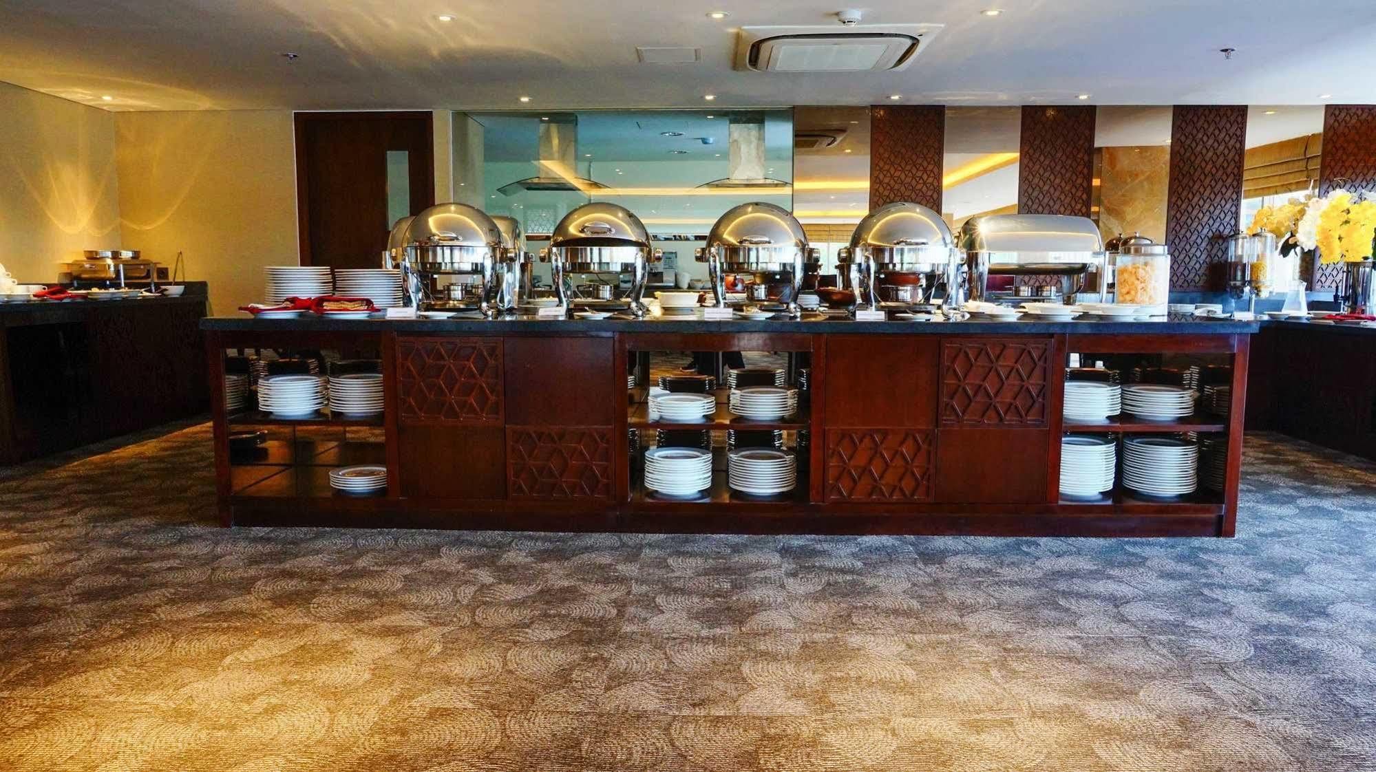 潘达纳兰路易斯肯尼酒店 三宝垄 外观 照片